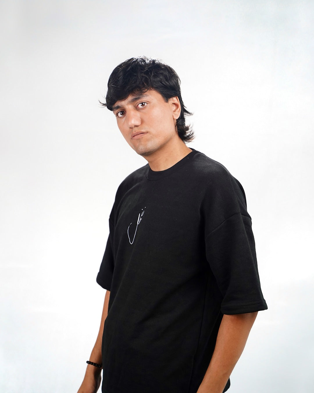 Haqeeqat Main Farar T-Shirt