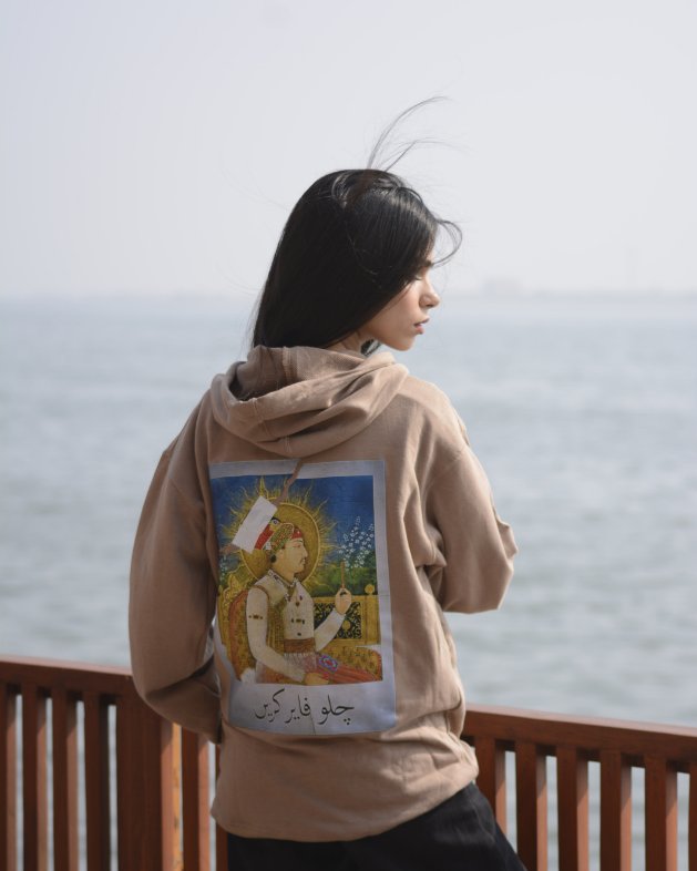 Chalo Fire Karain hoodie by the sea